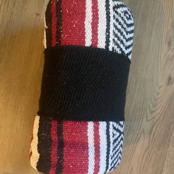 Black Canyon Outfitters Handwoven Throw Blanket Red, White & Black 84" x 48"! - Picture 4 of 4